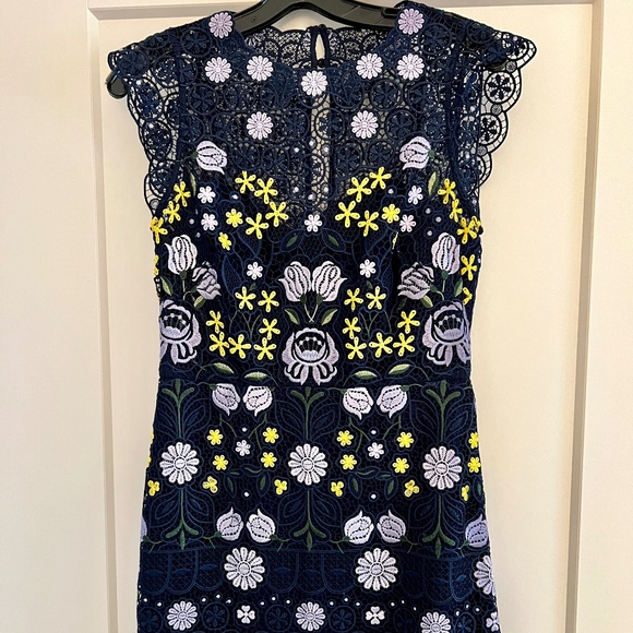 Karen Millen Embroidered Multicolored Laser Cut 3D Mesh Floral Mini Dress Size 6 - Picture 2 of 16